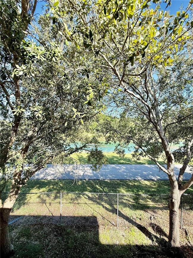 Building Photo - 2665 NE 4th St