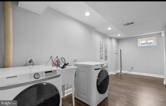 Building Photo - 9802 Cherry Tree Ln