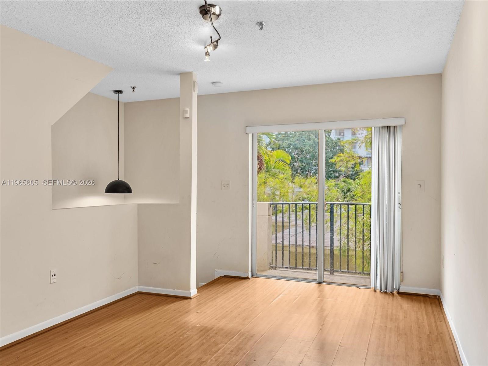 Building Photo - 240 SW 15th Rd