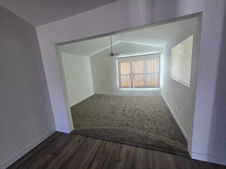 Building Photo - 7121 W Sierra Vista Dr