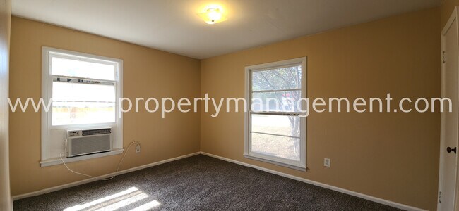 Building Photo - 2 bedroom Irving home for rent!
