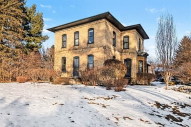 Building Photo - 704 24th Ave