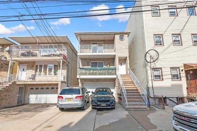 Building Photo - 118 70th St