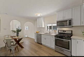 Building Photo - 35 19th St