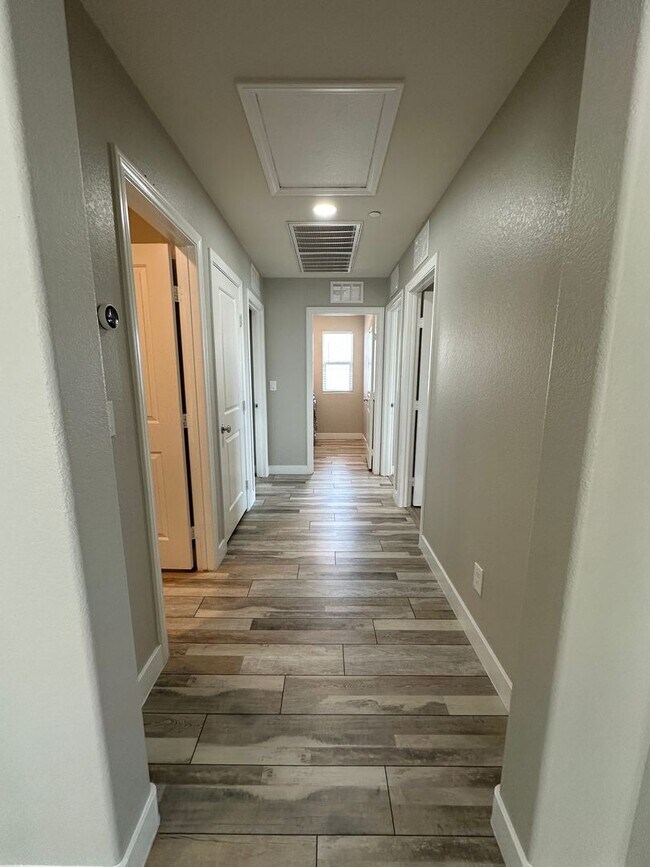 Building Photo - 7758 Meng Ct