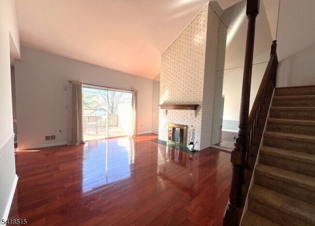 Building Photo - 64 Goldfinch Dr