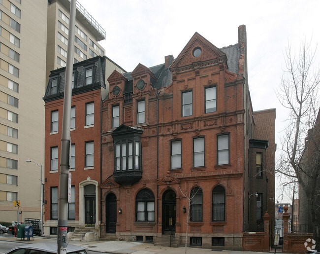 Building Photo - 1035 N Calvert St
