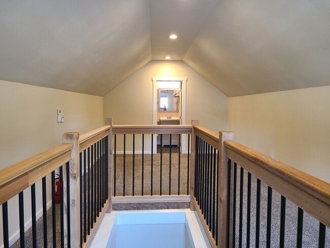 Building Photo - Beautifully Updated South Tacoma 3 Bedroom