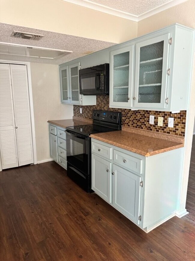Building Photo - 2-story townhome in SW Lubbock