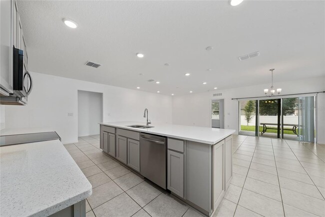 Building Photo - 557 Pawnee Ct