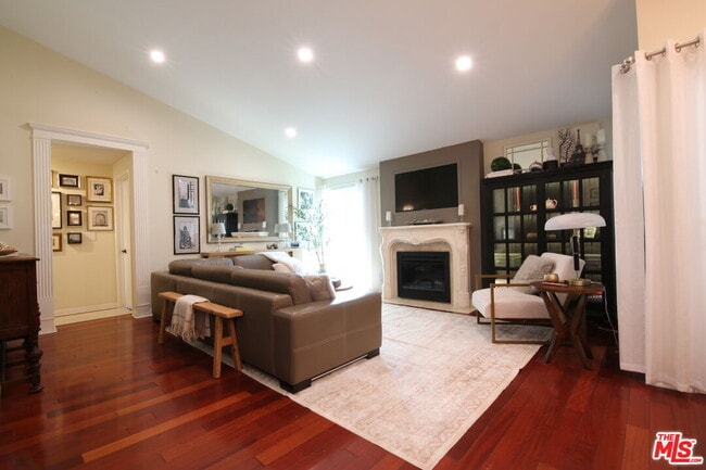 Building Photo - 603 S Prospect Ave