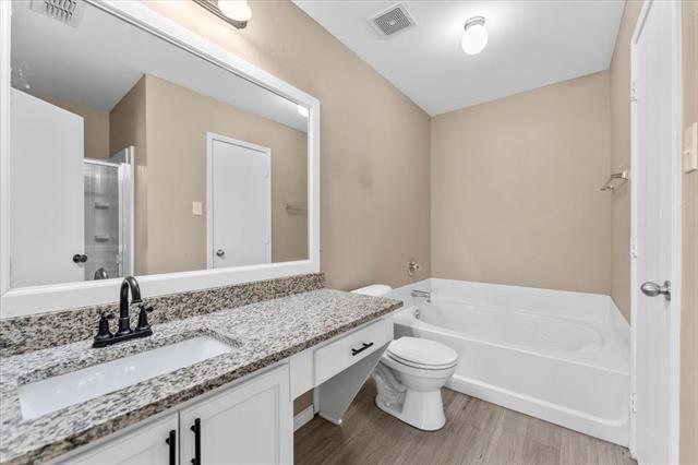 Building Photo - 1605 Bob Dr