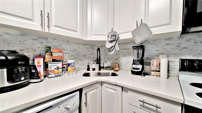 Building Photo - 4772 Walden Cir