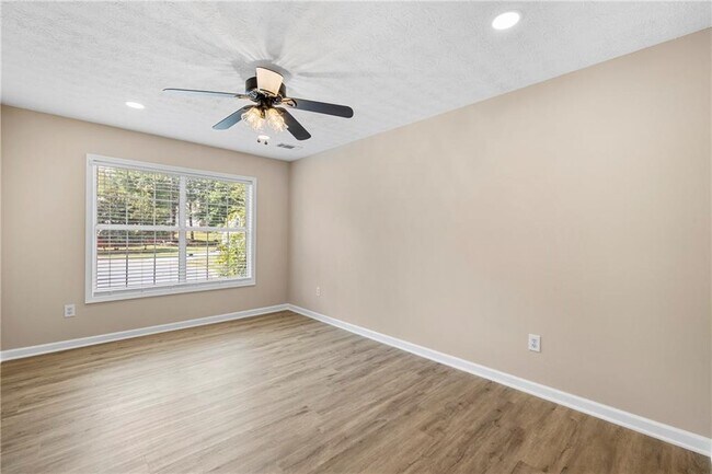 Building Photo - 5705 Cannonero Dr