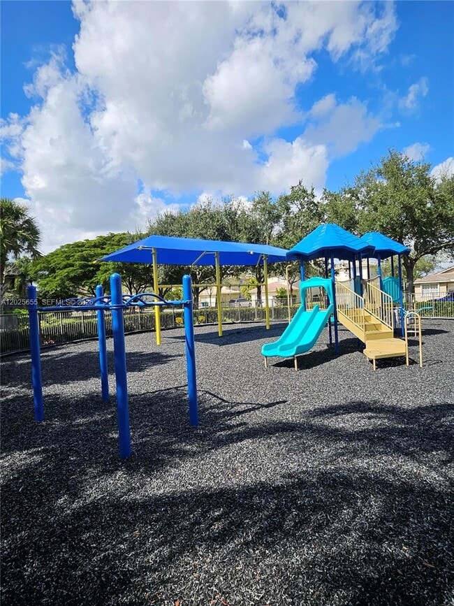 Building Photo - 2950 SW 163rd Ave