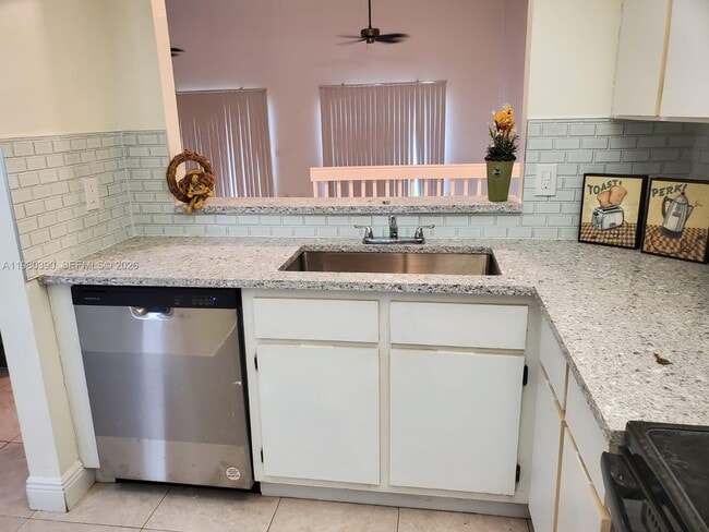 Building Photo - 4206 SW 87th Terrace