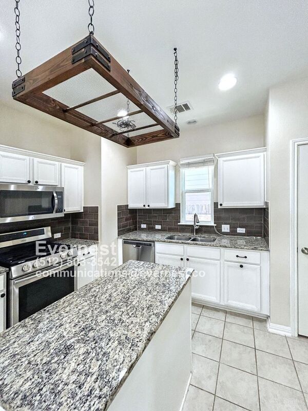 Building Photo - 139 Wainscot Oak Wy