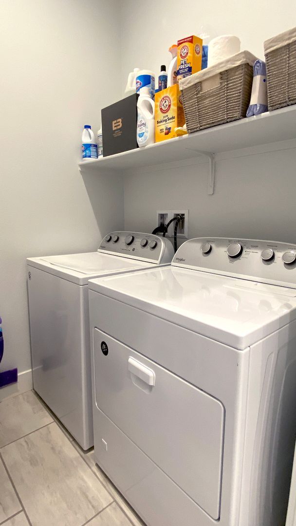 Building Photo - Spectacular 3 Bedroom Townhouse in Gate Community Near Sky Canyon and Centennial! Strip Views!