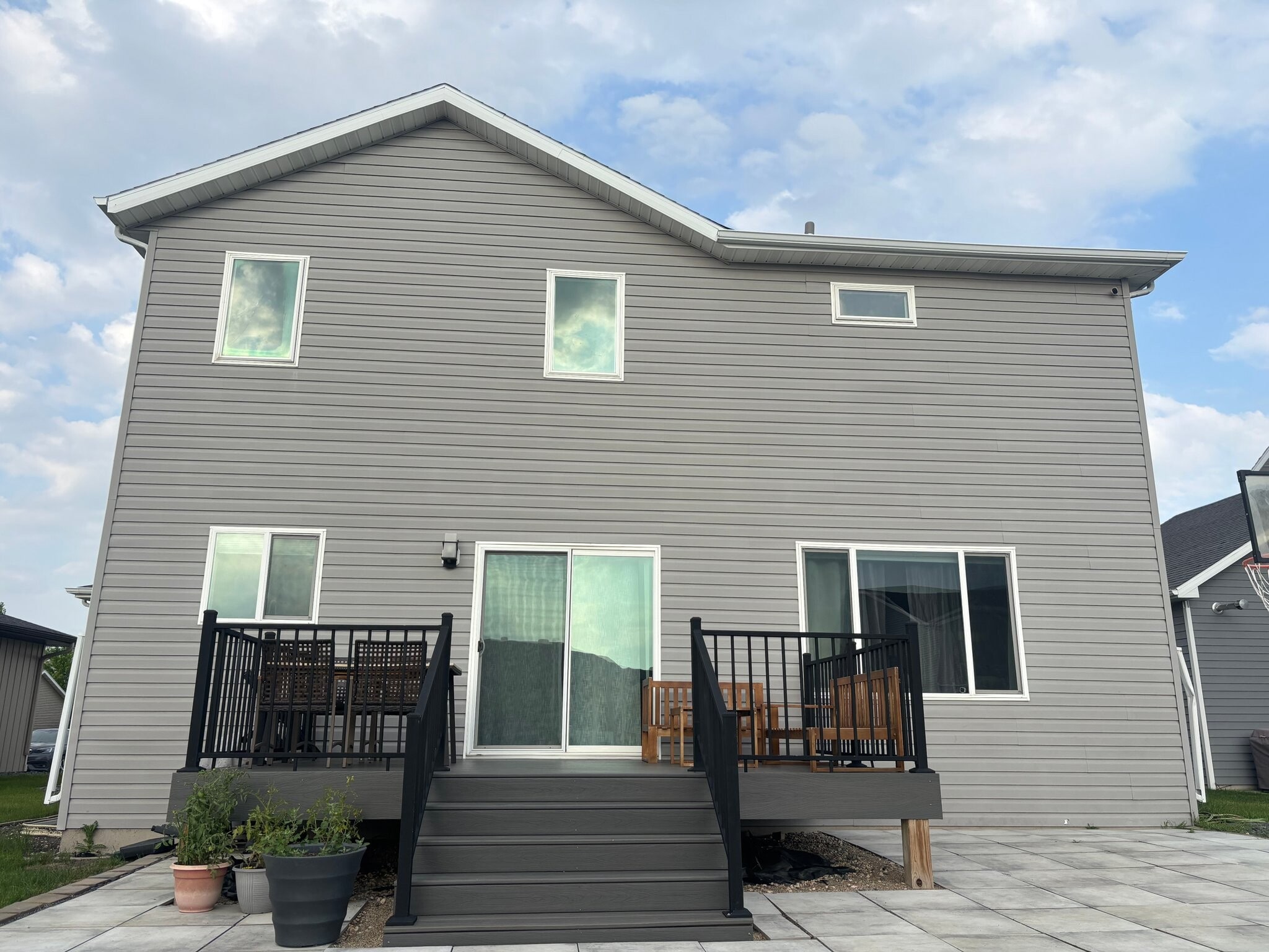 Building Photo - 3034 Ridge Dr