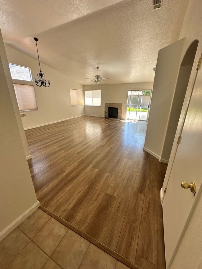 Building Photo - Move-In Special: 1/2 Off 1st Months Rent