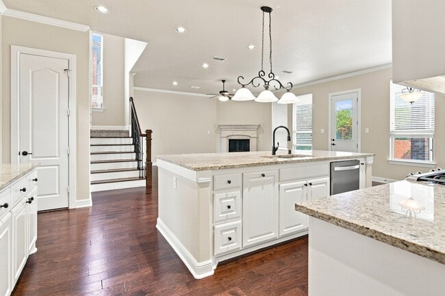 Building Photo - 1819 Park Highland Way