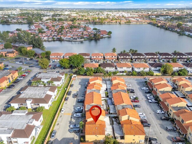 Building Photo - 2740 W 63rd St