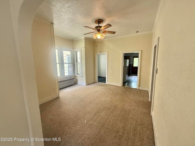 Building Photo - 1349 Capouse Ave