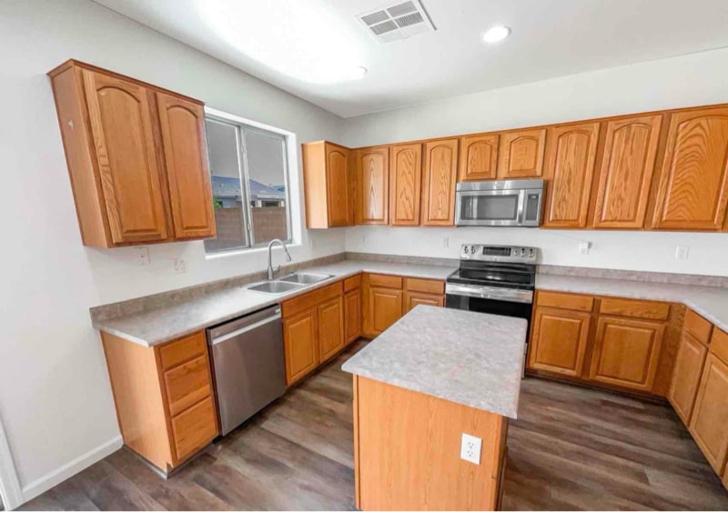 Building Photo - 7214 W St Charles Ave