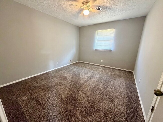 Building Photo - 15604 Gaddy Rd