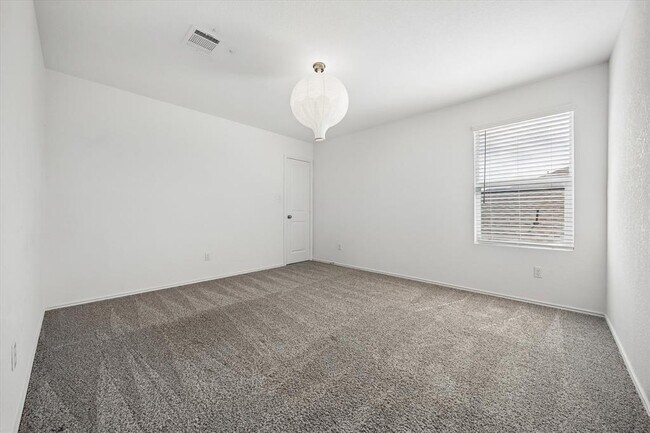 Building Photo - 8008 Purple Aster Pass