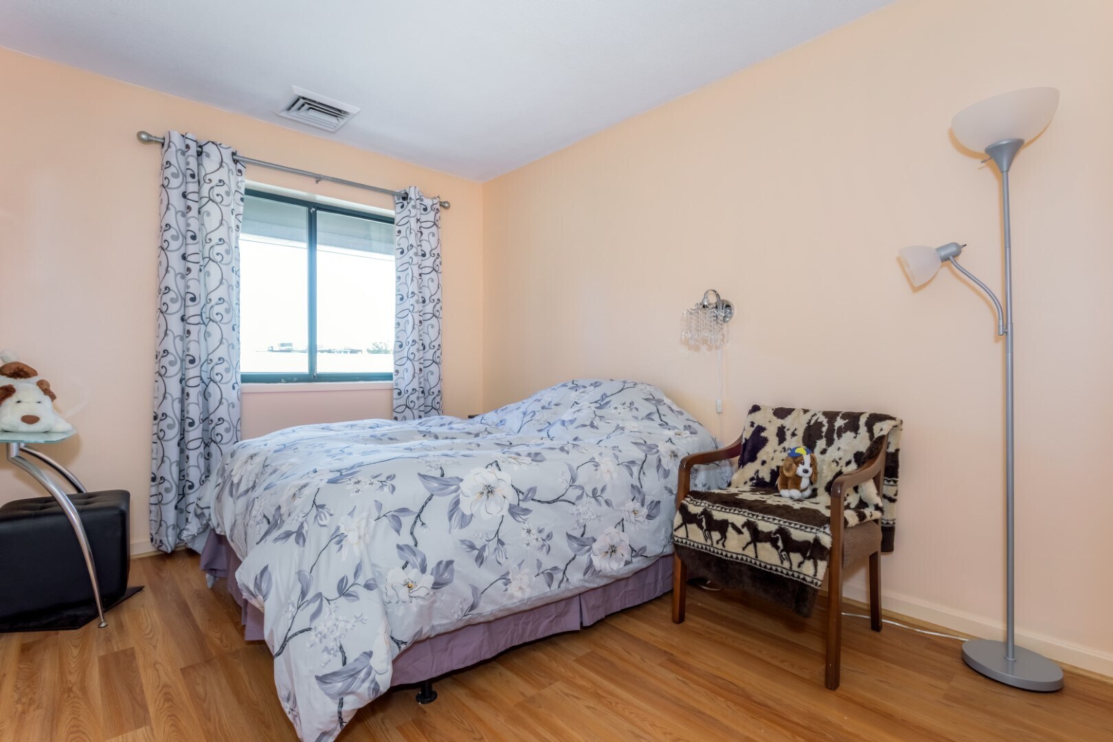 Bedroom # 1 - 50 S Common St