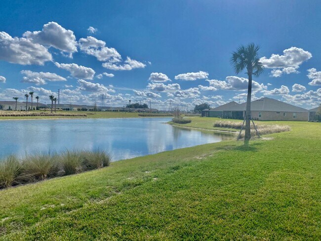 Building Photo - Seasonal 3BR/2BA  with 2-car Garage and PO...