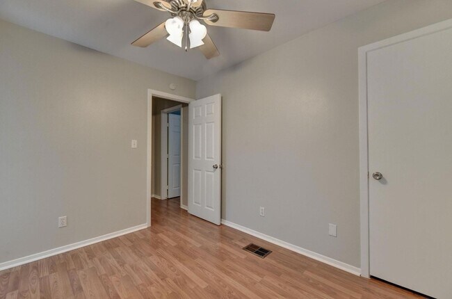Building Photo - 2712 Whitis Ave