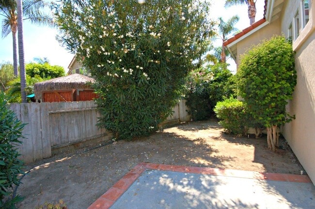 Building Photo - Lovely 3BR/2.5BA Home with Gorgeous Featur...