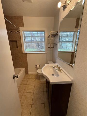 Building Photo - 2515 Anzio Dr