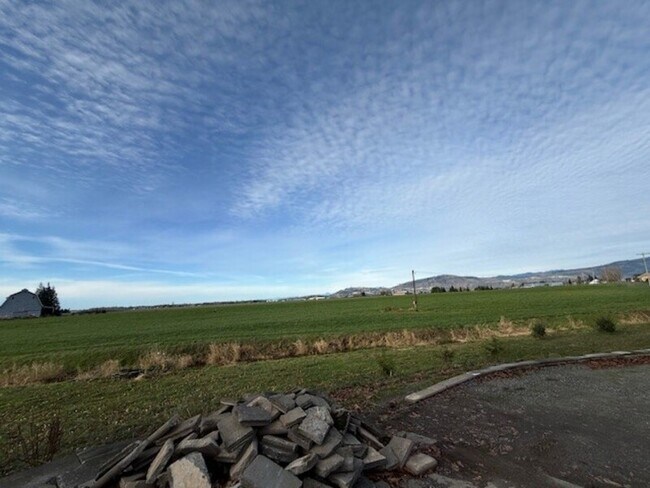 Building Photo - 5556 Rock Rd