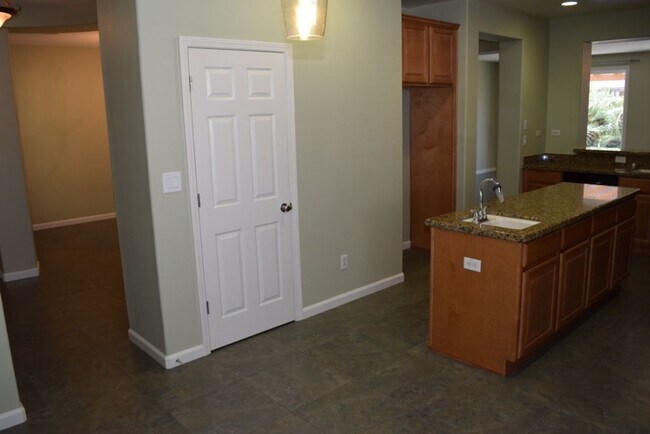 Building Photo - 1378 Seymour Cir