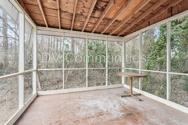 Building Photo - 3531 Tewksbury Dr SW