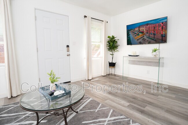 Building Photo - 3122 Cañon Street - B