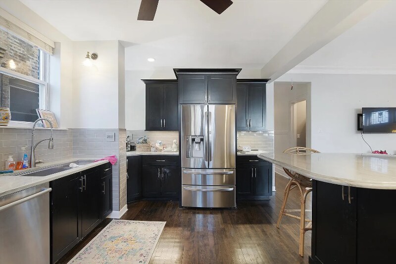 Building Photo - 6429 N Wayne Ave