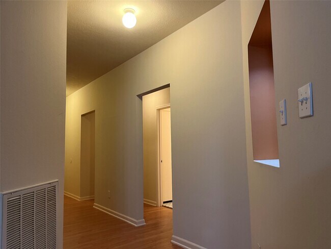Building Photo - 17314 Glenmorris Dr