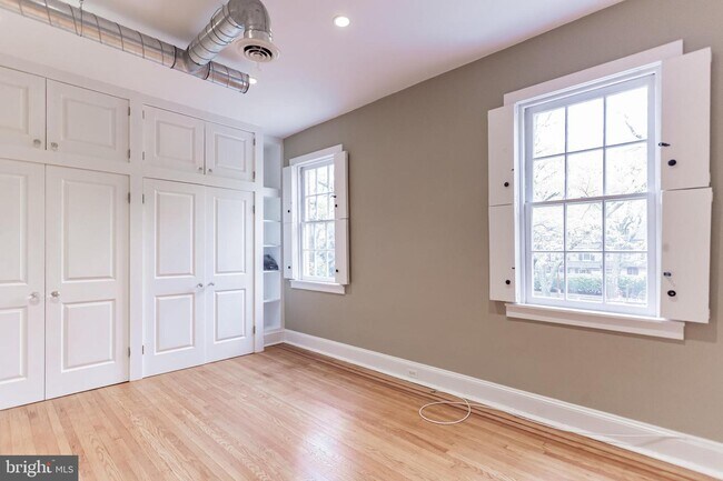 Building Photo - 323 Cypress St