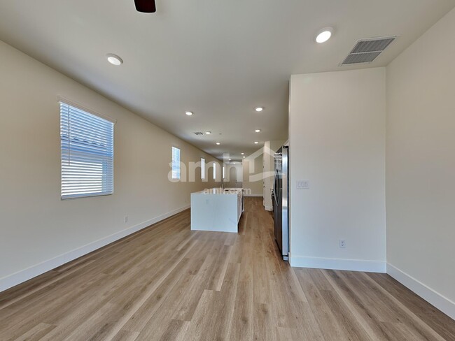 Building Photo - 509 Silverbell Fls Pl