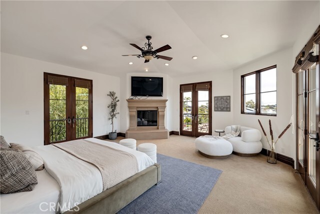 Building Photo - 718 N Poinsettia Ave