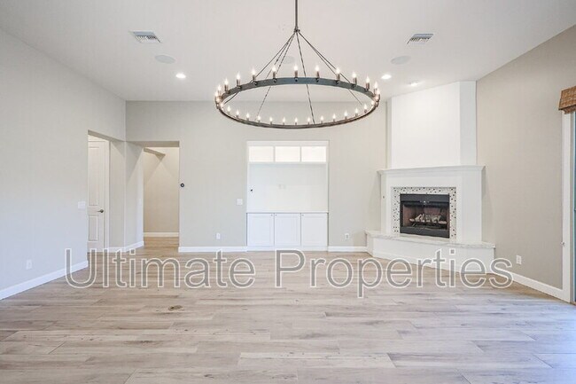 Building Photo - 28995 N 71st Ave