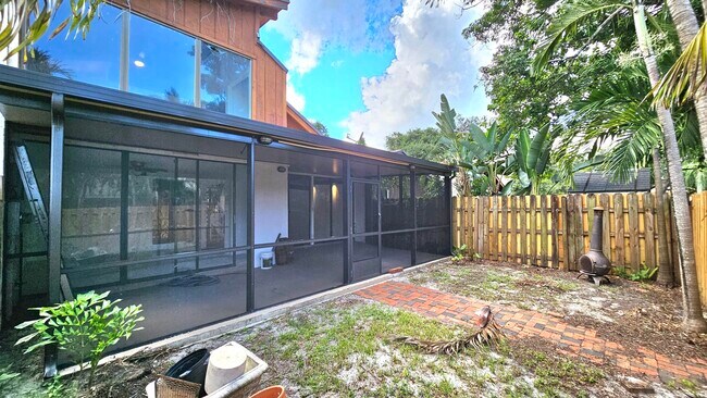 Building Photo - 2948 NW 69th Ct