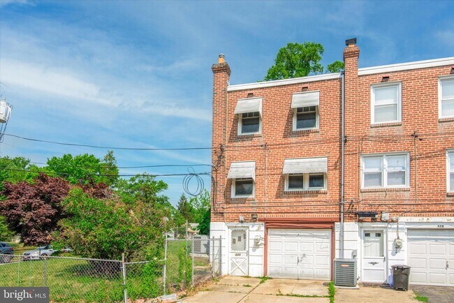 Building Photo - 330 Rively Ave