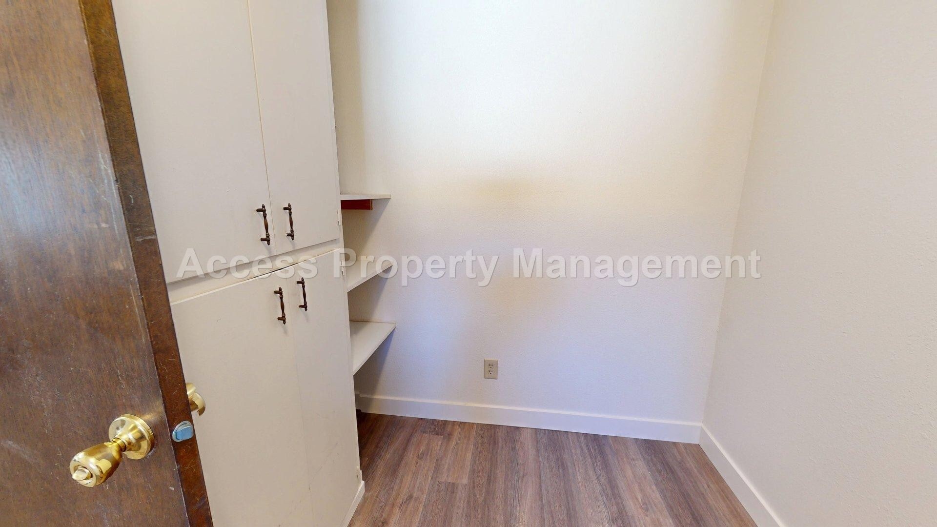 Building Photo - 1441 Montclair Dr