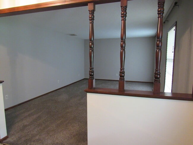 Building Photo - 5116 S Sycamore Ave