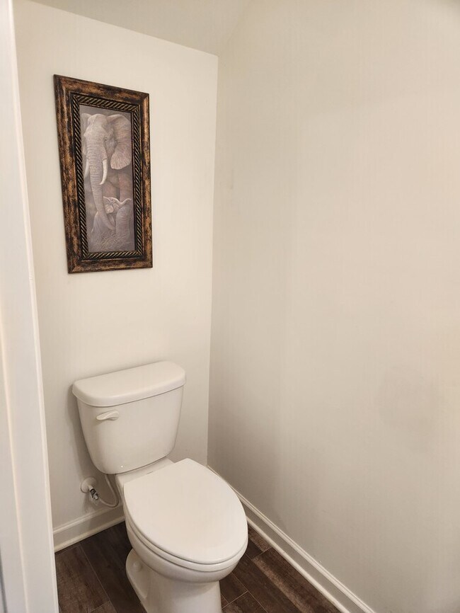 Building Photo - Home Sweet Home!